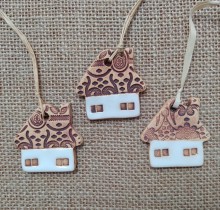 Keramický závěsný domeček