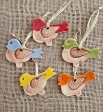 Keramický ptáček závěsný mix