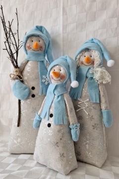 Rodina sněhuláků modrá