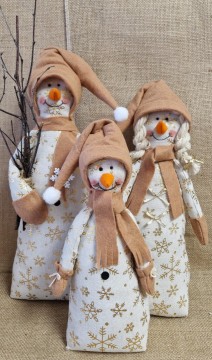 Rodina sněhuláků béžová